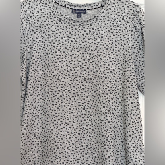 DEMOCRACY SHIRT. GRAY LEOPARD PRINT KNIT FABRIC. CREW NECK. PETITE XL. LIKE NEW - Picture 5 of 12